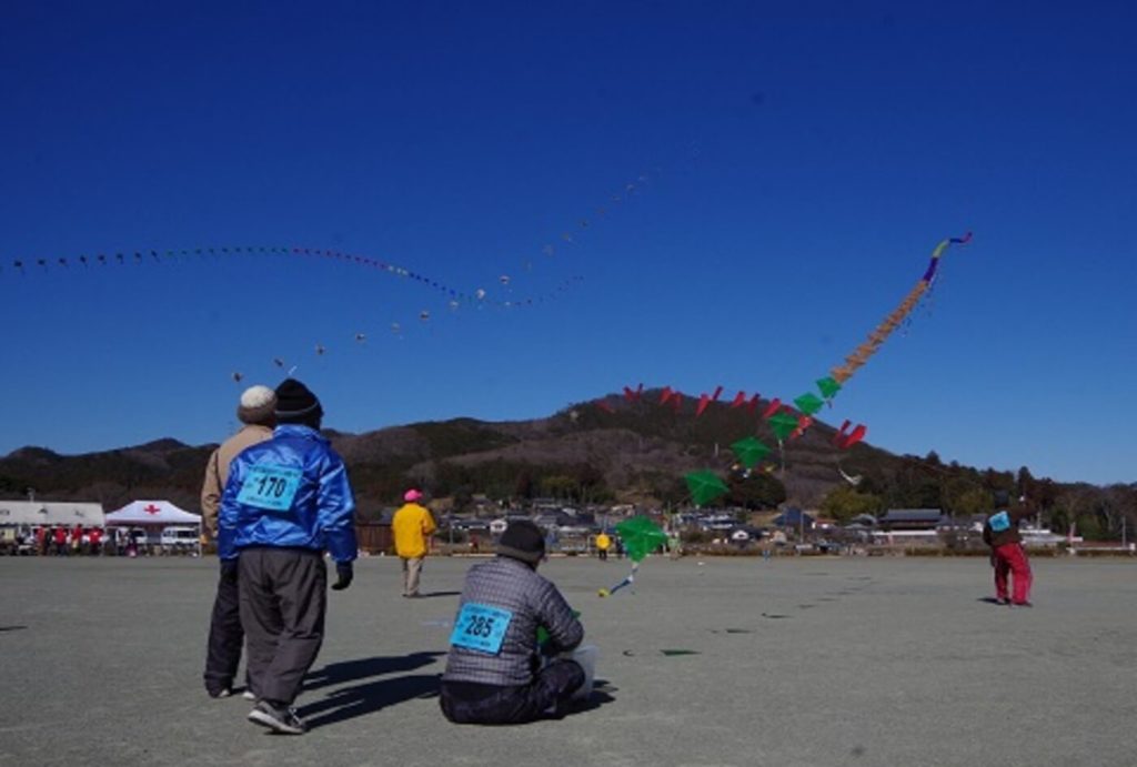日高市手づくり凧揚げ大会 | 埼玉県（巾着田多目的広場）