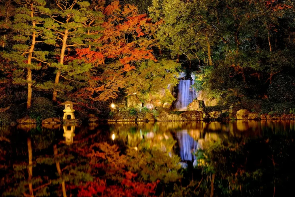 紅葉など秋を彩る景色を歩きながら楽しめる「緑のハイキング」／福岡