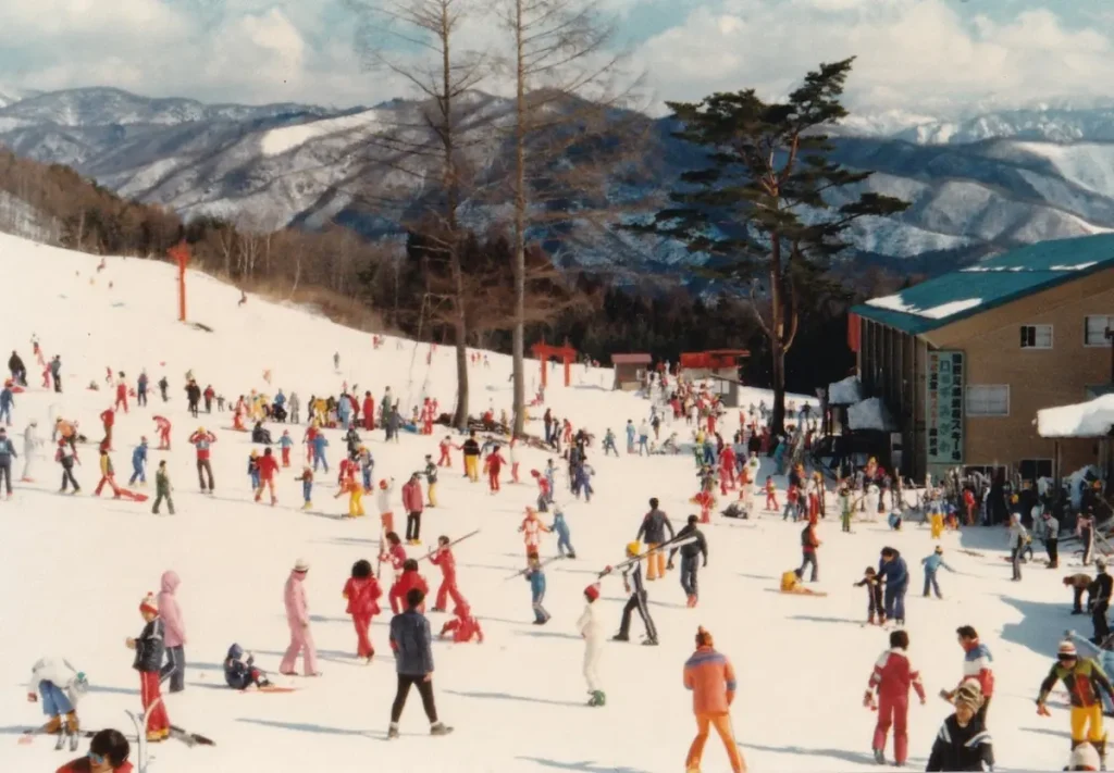 「ホワイトワールド尾瀬岩鞍」スキー場開設50周年記念！平成レトロにまつわるイベント／群馬